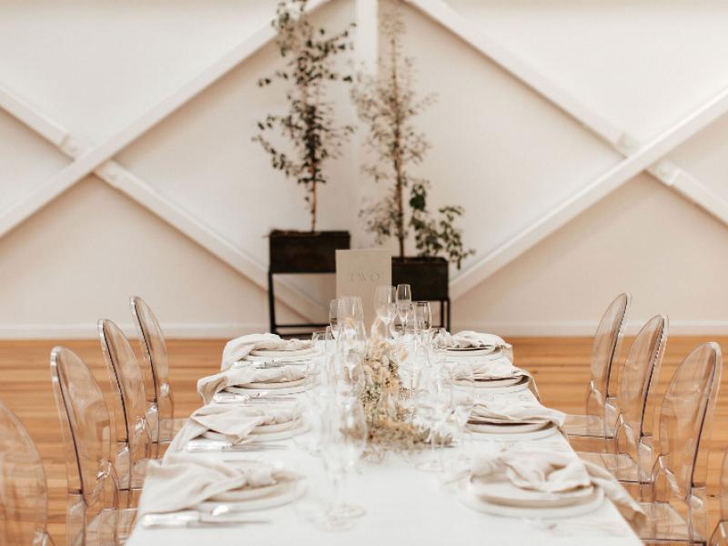 Table setting the welder